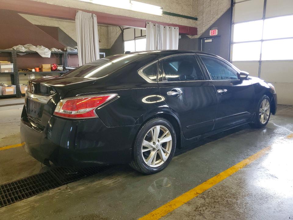 57217726 :رقم المزاد ، 1N4AL3AP0FC213715 vin ، 2015 Nissan Altima مزاد بيع