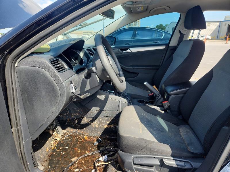 58795016 :رقم المزاد ، 3VW2B7AJ1HM227156 vin ، 2017 Volkswagen Jetta مزاد بيع
