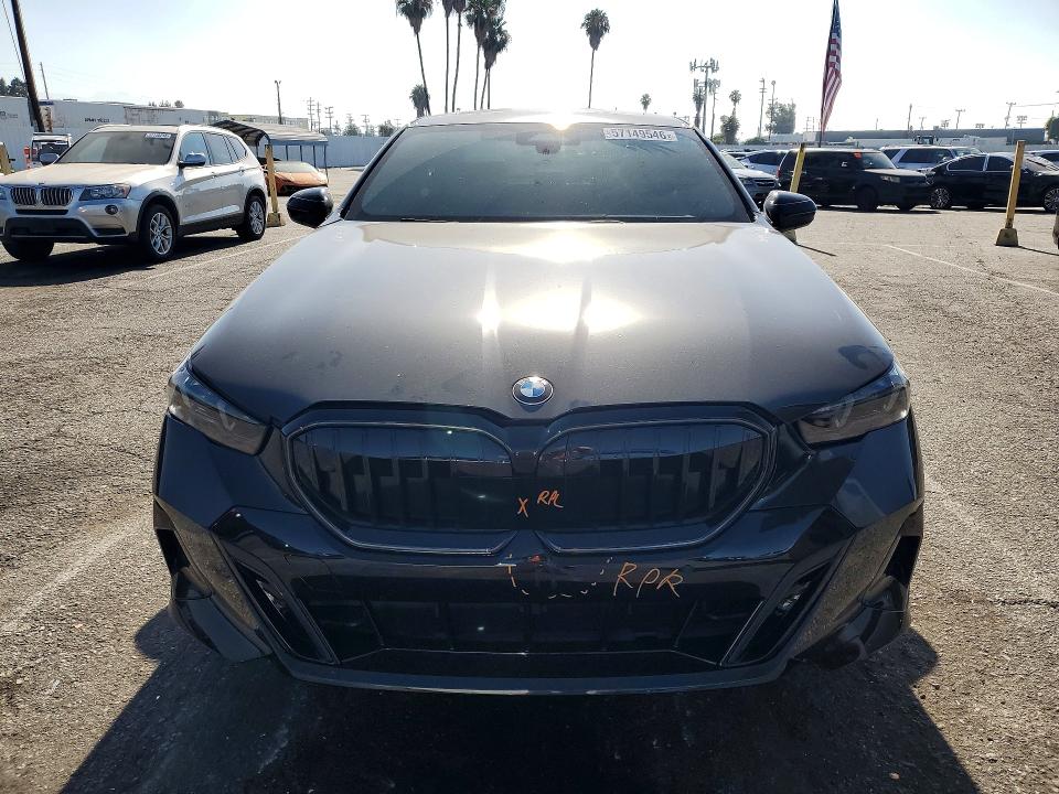 57149546 :رقم المزاد ، WBA43FJ00RCS32245 vin ، 2024 Bmw 530 مزاد بيع