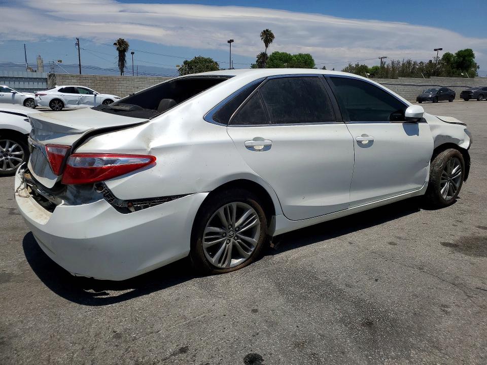 58510126 :رقم المزاد ، 4T1BF1FK7HU339490 vin ، 2017 Toyota Camry مزاد بيع