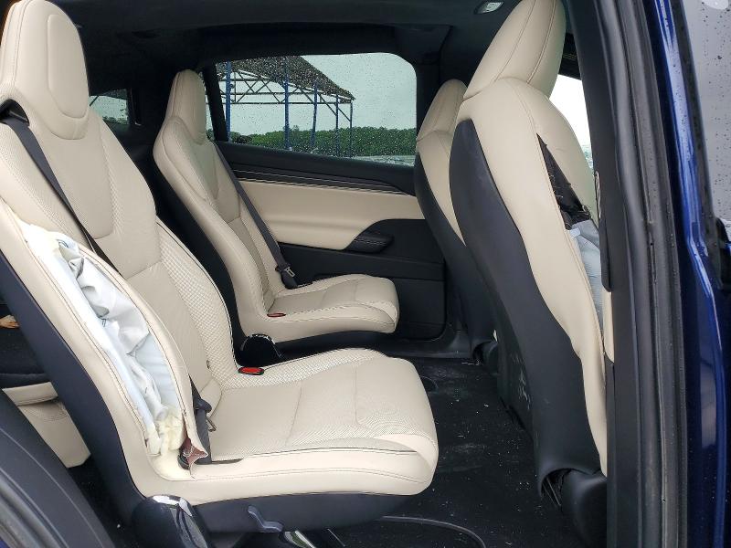 56335636 :رقم المزاد ، 7SAXCBE67PF383089 vin ، 2023 Tesla Model X مزاد بيع