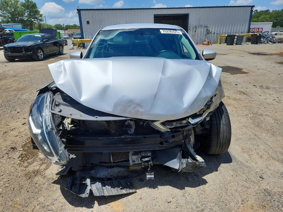 76296425 :رقم المزاد ، 3N1AB7AP0KY437334 vin ، 2019 Nissan Sentra مزاد بيع