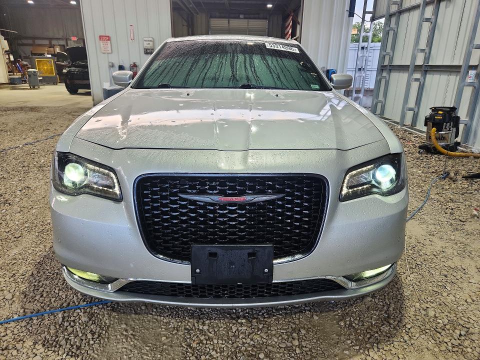 2021 Chrysler 300 მანქანა იყიდება აუქციონზე, vin: 2C3CCABG9MH545771, აუქციონის ნომერი: 53314096