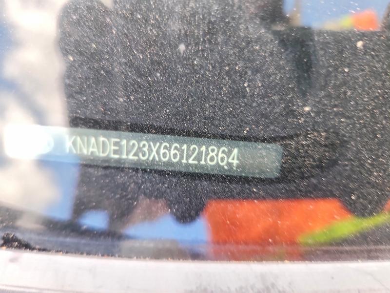 57164726 :رقم المزاد ، KNADE123X66121864 vin ، 2006 Kia Rio Lx Automatic مزاد بيع