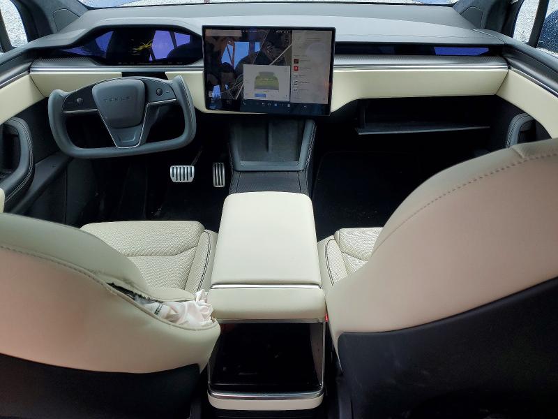 56335636 :رقم المزاد ، 7SAXCBE67PF383089 vin ، 2023 Tesla Model X مزاد بيع