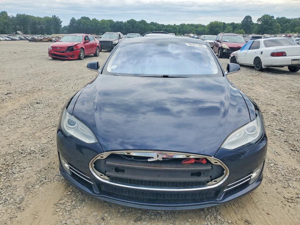 2013 Tesla Model S მანქანა იყიდება აუქციონზე, vin: 5YJSA1CG8DFP04863, აუქციონის ნომერი: 58301586