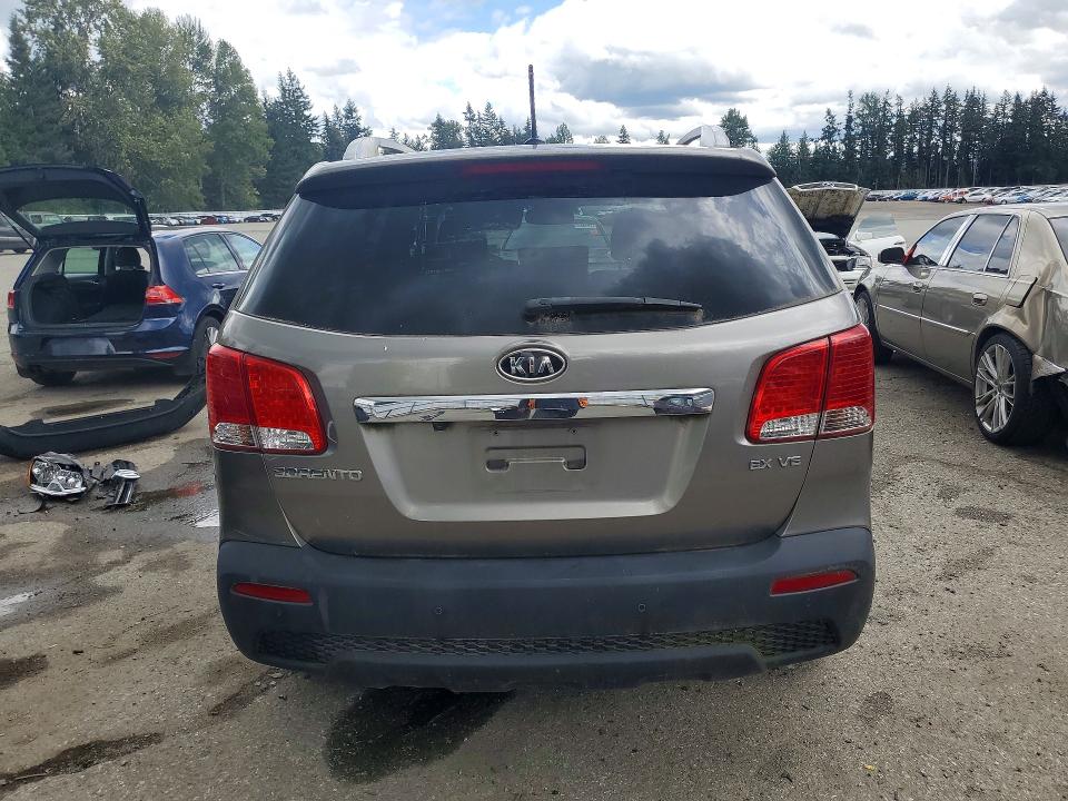 56642496 :رقم المزاد ، 5XYKU4A2XBG072647 vin ، 2011 Kia Sorento مزاد بيع