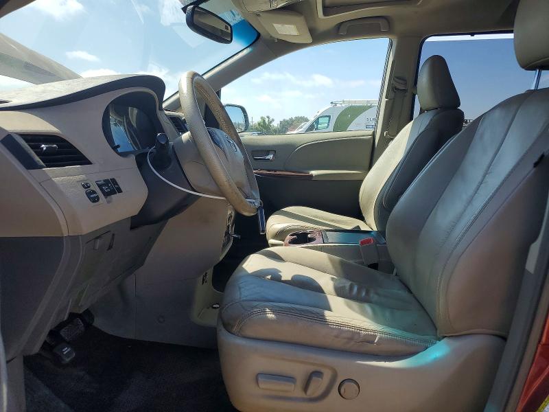 2011 Toyota Sienna მანქანა იყიდება აუქციონზე, vin: 5TDYK3DC0BS080631, აუქციონის ნომერი: 57601136