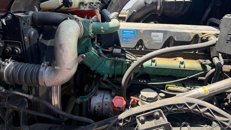 58635696 :رقم المزاد ، 4V4NC9EH4EN161613 vin ، 2014 Volvo Vn مزاد بيع
