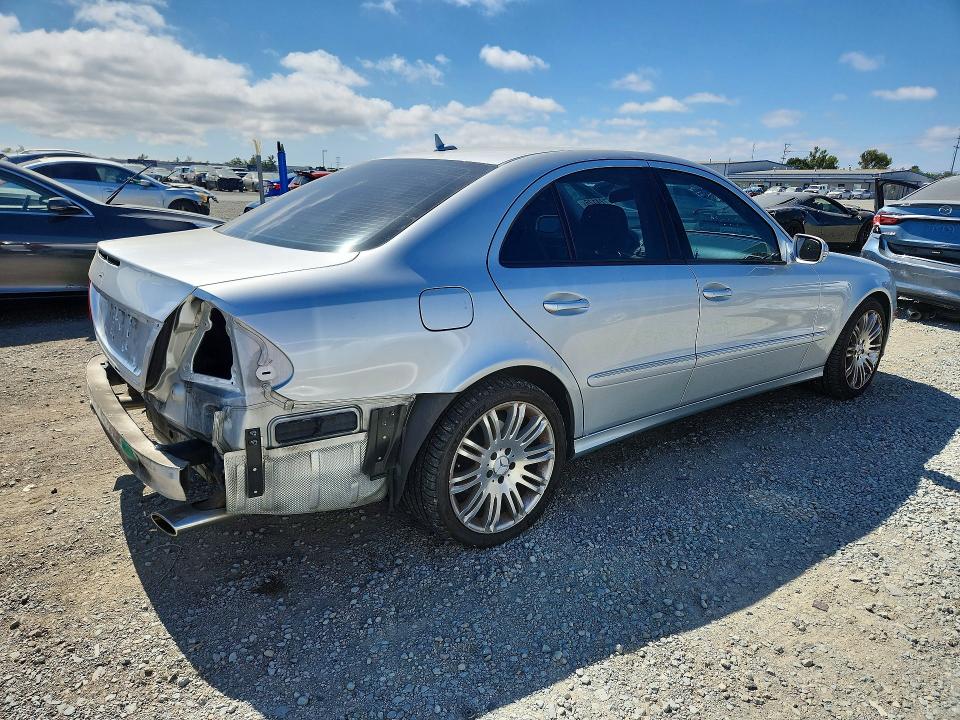 57124126 :رقم المزاد ، WDBUF72X97B036673 vin ، 2007 Mercedes-benz E مزاد بيع