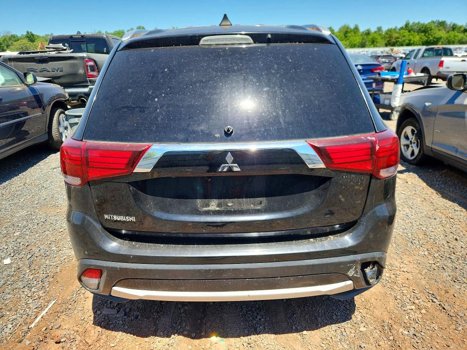 Продаж на аукціоні авто 2018 Mitsubishi Outlander, vin: JA4AZ3A30JJ005922, номер лоту: 55801816
