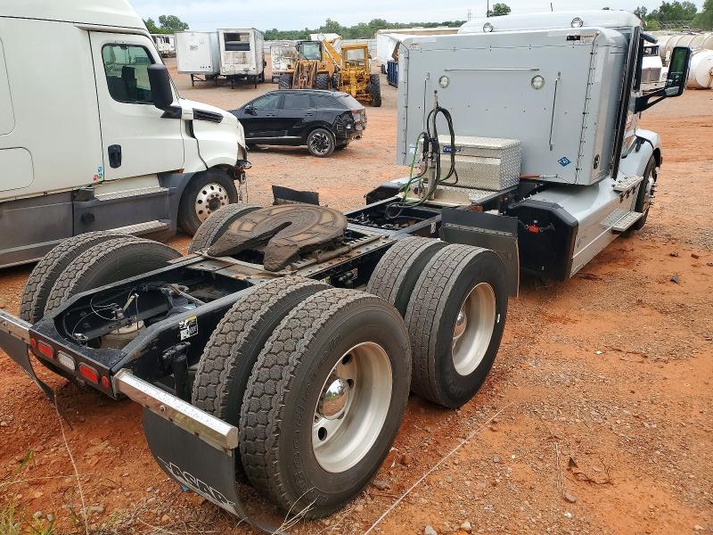 Продаж на аукціоні авто 2018 Peterbilt 579, vin: 1NPBDH9X2JD493968, номер лоту: 55561016