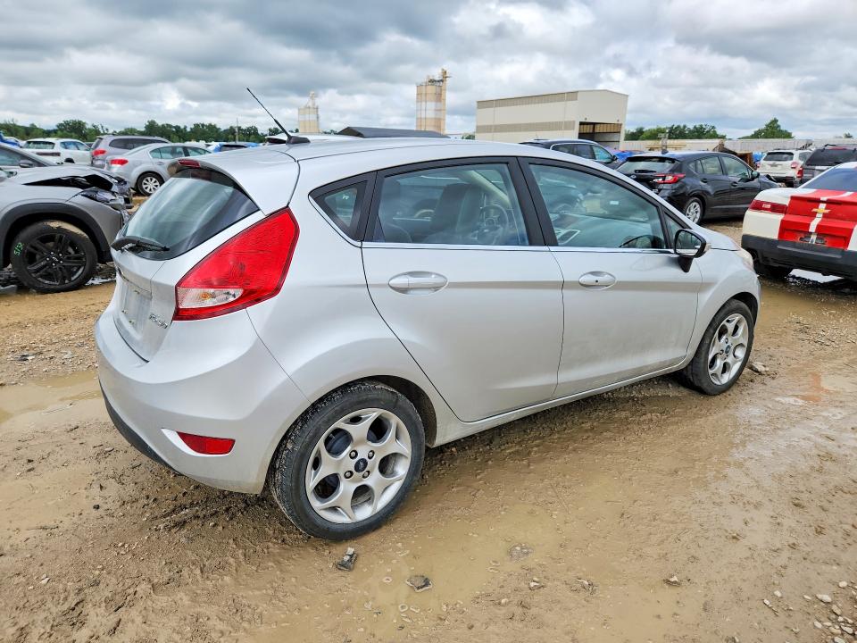 2011 Ford Fiesta მანქანა იყიდება აუქციონზე, vin: 3FADP4FJ0BM108936, აუქციონის ნომერი: 58330946