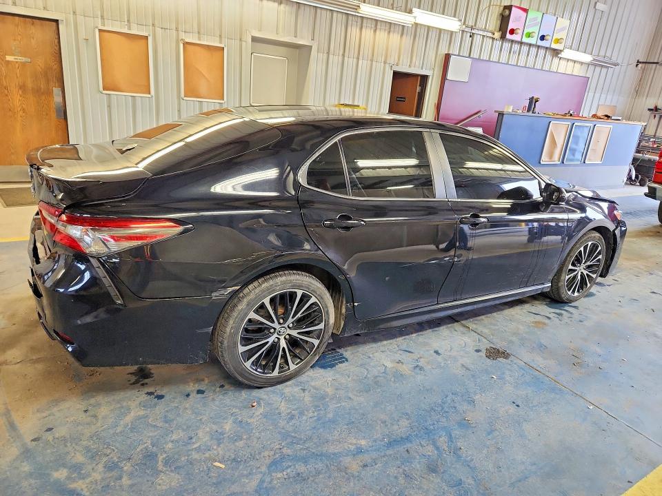 Продажа на аукционе авто 2018 Toyota Camry, vin: 4T1B11HK8JU084964, номер лота: 57757256