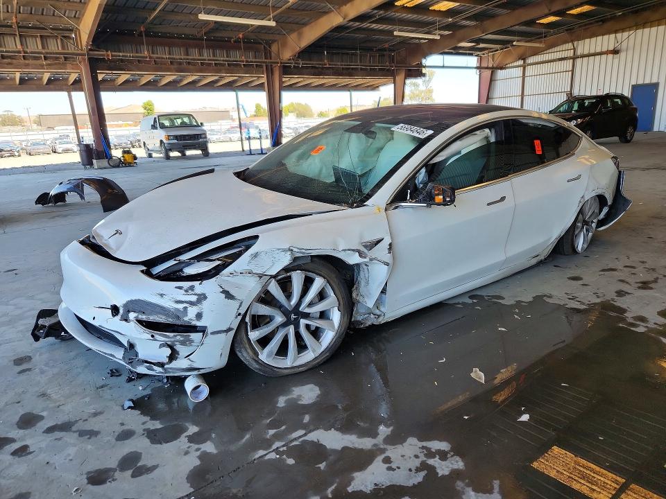 56984846 :رقم المزاد ، 5YJ3E1EB8KF421841 vin ، 2019 Tesla Model 3 مزاد بيع