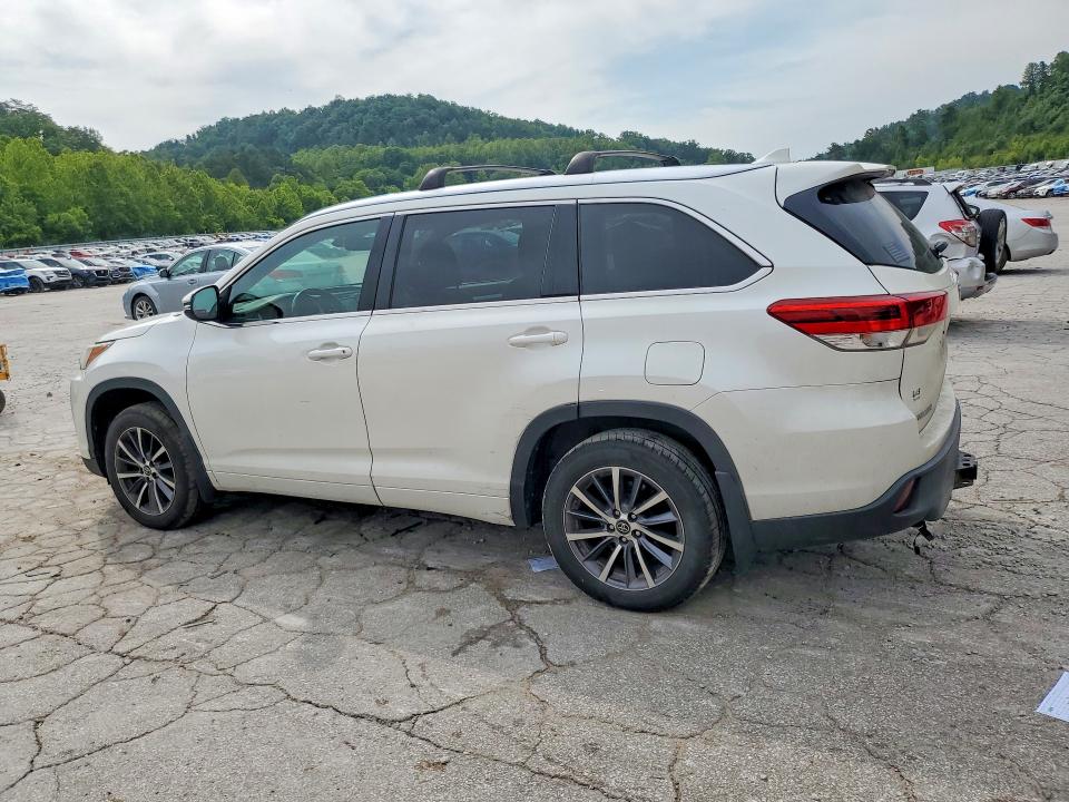 56446386 :رقم المزاد ، 5TDJZRFH2HS365509 vin ، 2017 Toyota Highlander مزاد بيع