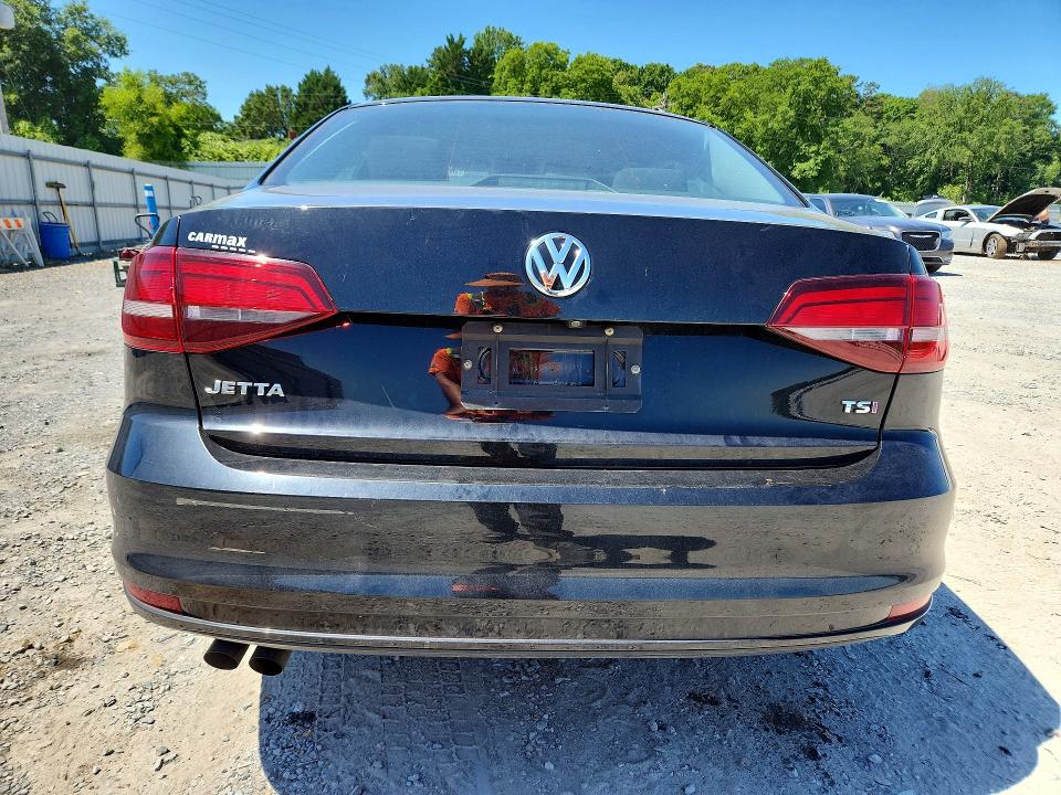 55988736 :رقم المزاد ، 3VW167AJ0HM342153 vin ، 2017 Volkswagen Jetta مزاد بيع