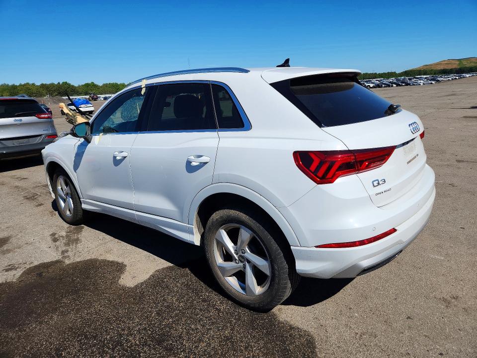 55343986 :رقم المزاد ، WA1AUCF33N1147811 vin ، 2022 Audi Q3 مزاد بيع