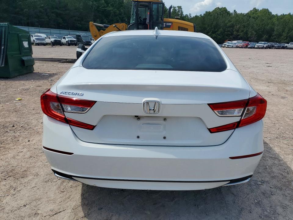 Продажа на аукционе авто 2018 Honda Accord, vin: 1HGCV1F56JA106019, номер лота: 57060386