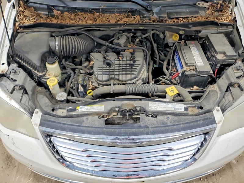 57447806 :رقم المزاد ، 2A4RR5DG4BR797339 vin ، 2011 Chrysler Town&count مزاد بيع
