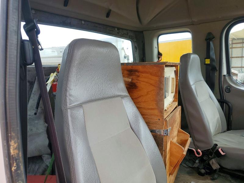 Aukcja sprzedaży 2012 Freightliner M2, vin: 1FVACXDT0CDBM2801, numer aukcji: 56535356