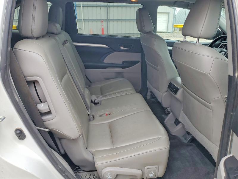 Продажа на аукционе авто 2017 Toyota Highlander, vin: 5TDJZRFH7HS515937, номер лота: 58145316