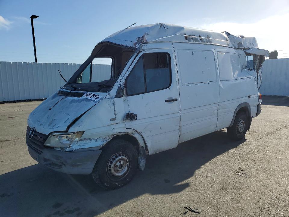 56167916 :رقم المزاد ، WD2PD644055720572 vin ، 2005 Mercedes-benz Sprinter 2500 مزاد بيع