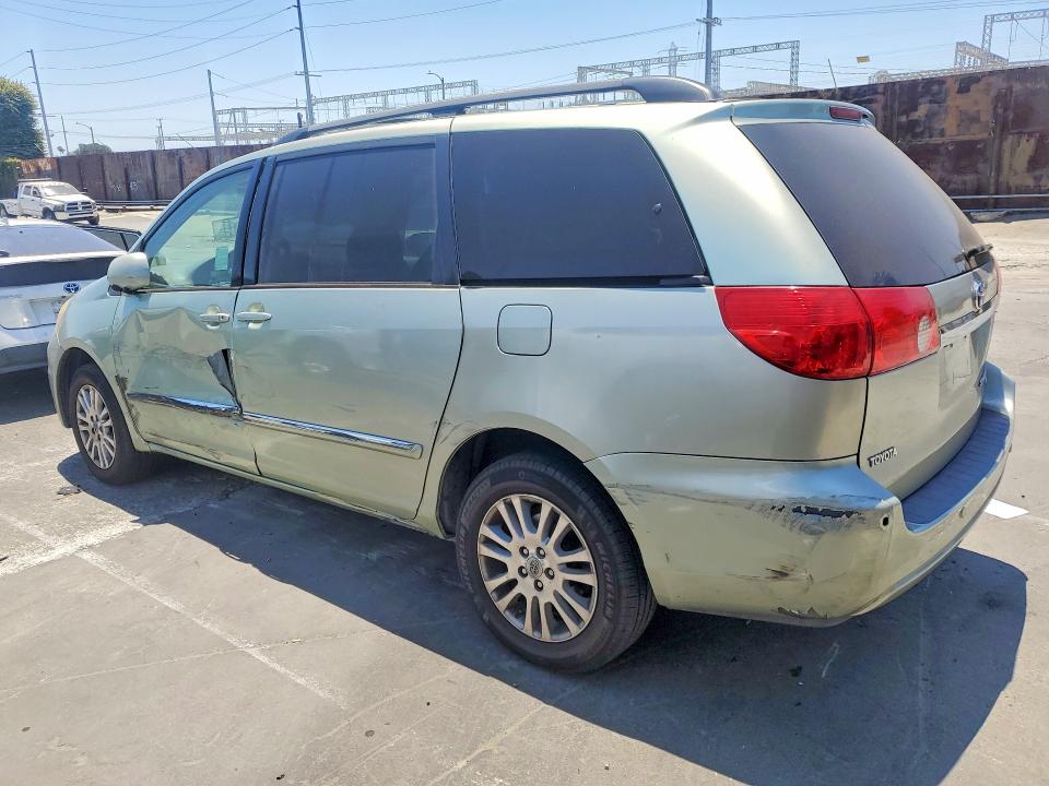 58157416 :رقم المزاد ، 5TDBK22C38S015770 vin ، 2008 Toyota Sienna مزاد بيع