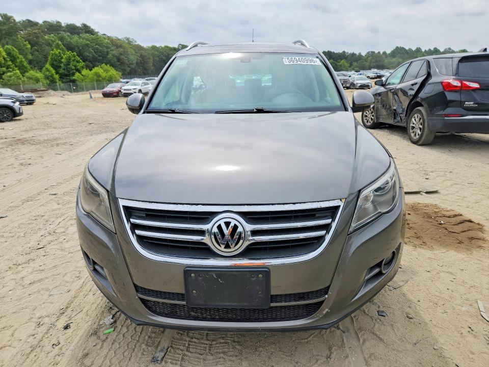 2011 Volkswagen Tiguan მანქანა იყიდება აუქციონზე, vin: WVGBV7AX8BW515032, აუქციონის ნომერი: 56940996