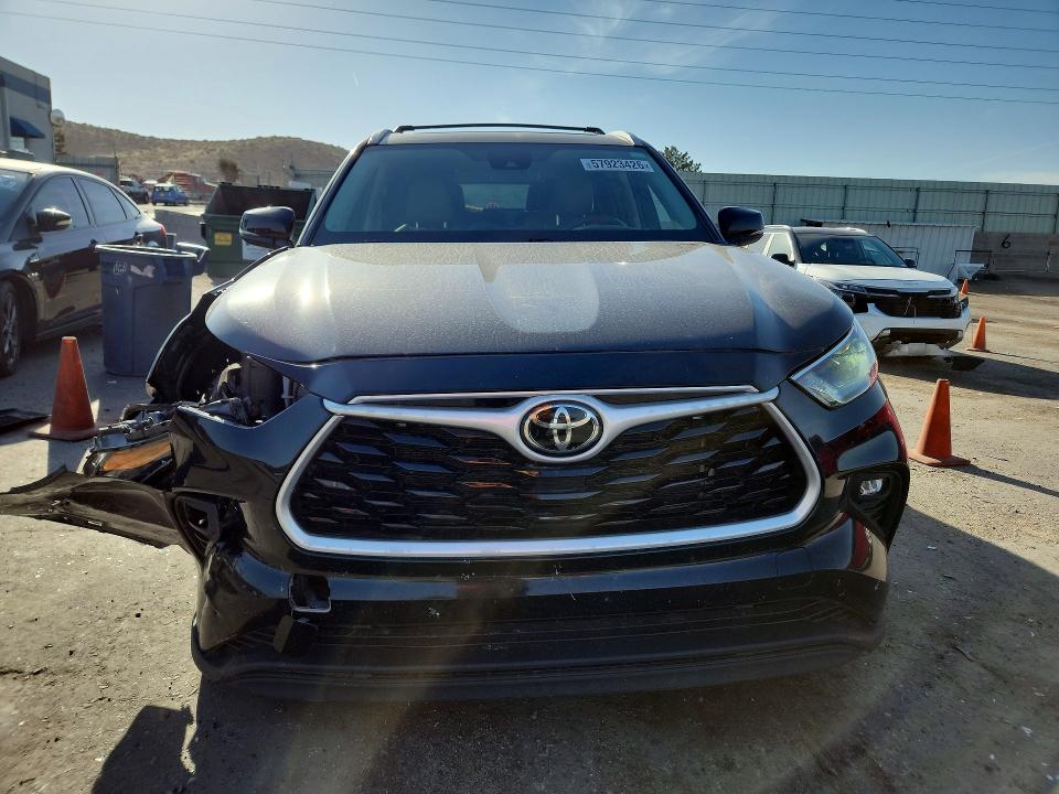 Продажа на аукционе авто 2022 Toyota Highlander, vin: 5TDHZRBH1NS245443, номер лота: 57923426