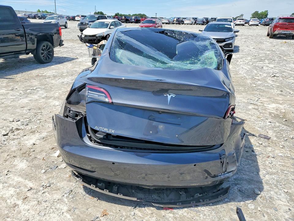 57559856 :رقم المزاد ، 5YJ3E1EA2JF123811 vin ، 2018 Tesla Model 3 مزاد بيع