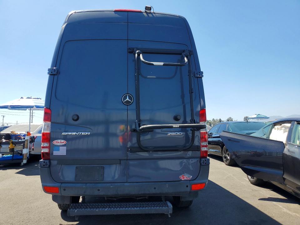 2018 Mercedes-benz Sprinter მანქანა იყიდება აუქციონზე, vin: WD3PE7CD1JP622584, აუქციონის ნომერი: 58900906