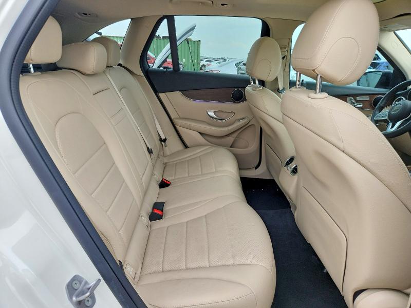 56334586 :رقم المزاد ، W1N0G8EB7MF900703 vin ، 2021 Mercedes-benz Glc مزاد بيع