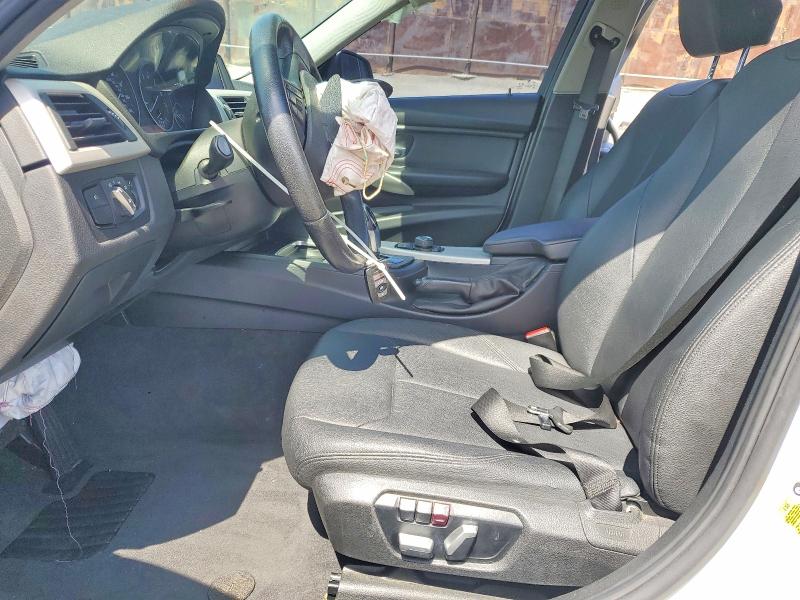 55479026 :رقم المزاد ، WBA8A9C51JK623383 vin ، 2018 Bmw 320 مزاد بيع