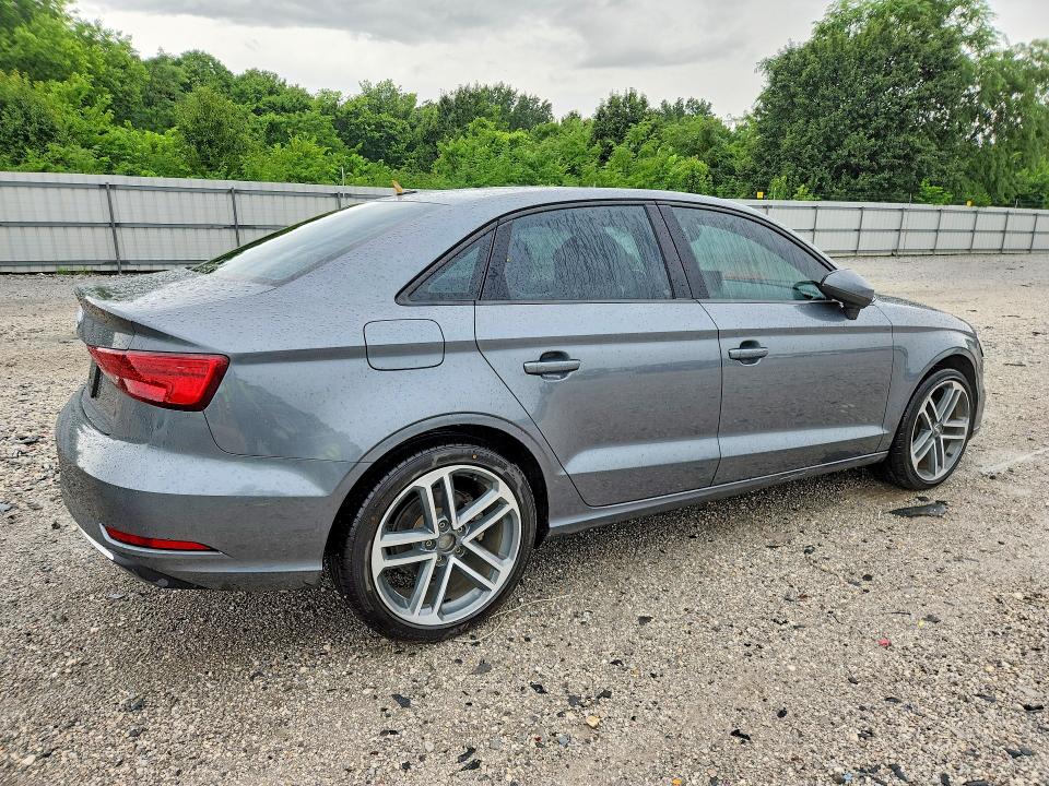 2018 Audi A3 მანქანა იყიდება აუქციონზე, vin: WAUAUGFF4J1031242, აუქციონის ნომერი: 58244166