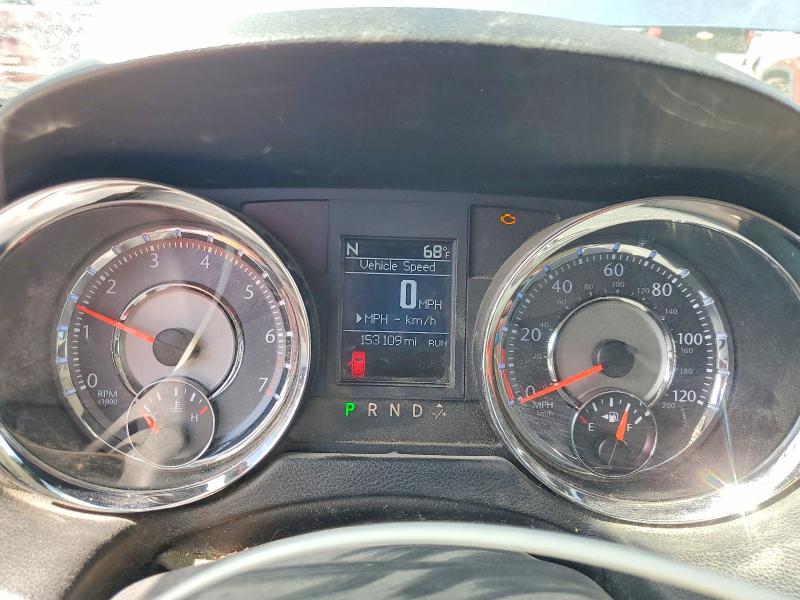 57781996 :رقم المزاد ، 2A4RR8DG9BR784765 vin ، 2011 Chrysler Town & Country مزاد بيع