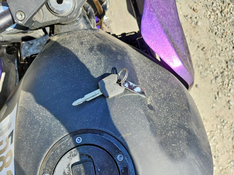 58315976 :رقم المزاد ، JKAZRDK1X5A001162 vin ، 2005 Kawasaki Zr750 مزاد بيع