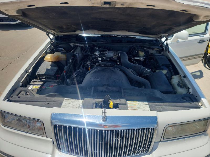 1997 Lincoln Town Car მანქანა იყიდება აუქციონზე, vin: 1LNLM82W3VY617608, აუქციონის ნომერი: 56793916