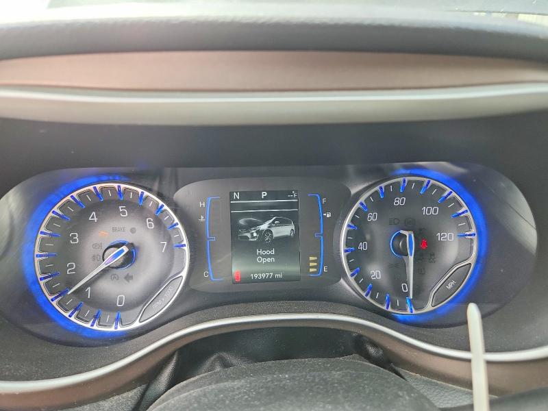 55818256 :رقم المزاد ، 2C4RC1BG8JR290865 vin ، 2018 Chrysler Pacifica مزاد بيع