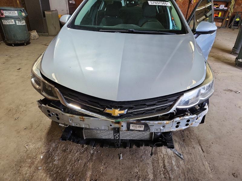 2017 Chevrolet Cruze მანქანა იყიდება აუქციონზე, vin: 1G1BC5SM8H7152326, აუქციონის ნომერი: 57697586