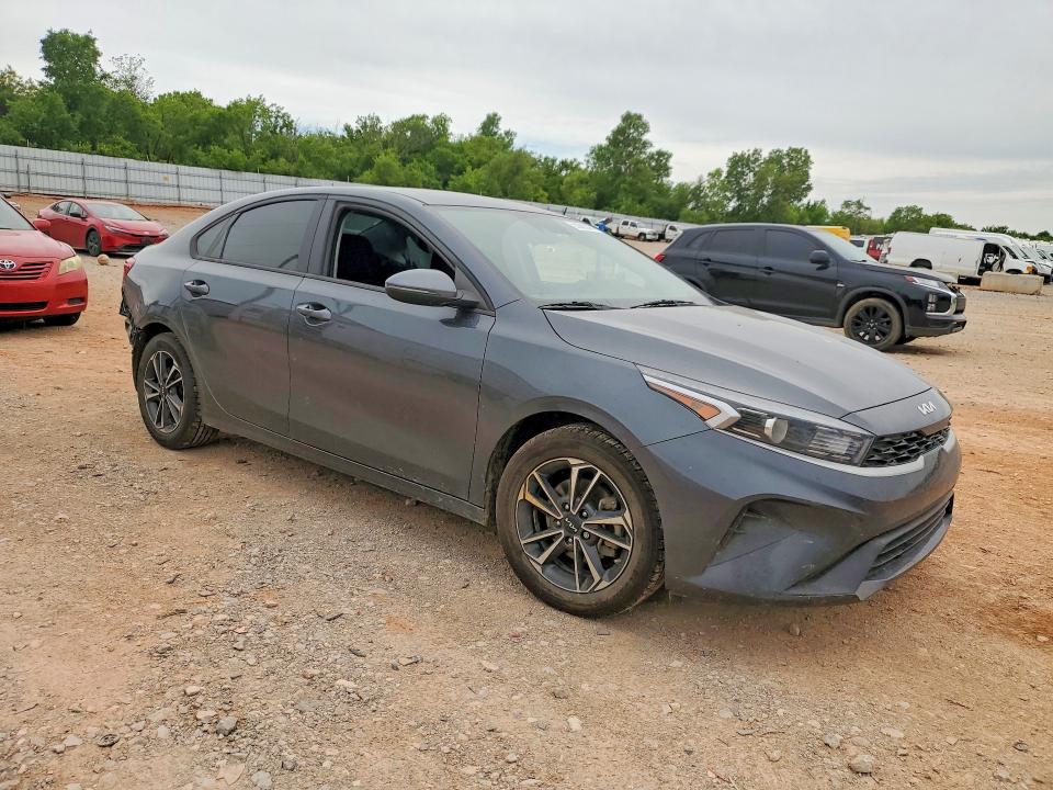 2024 Kia Forte მანქანა იყიდება აუქციონზე, vin: 3KPF24AD8RE713049, აუქციონის ნომერი: 55080506