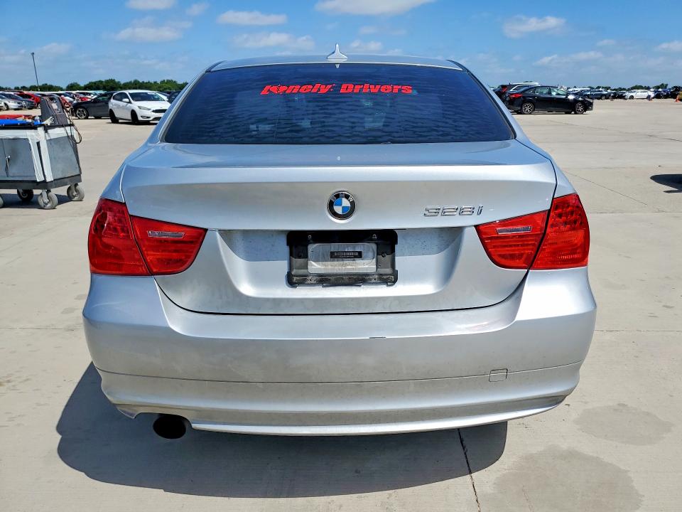 2011 Bmw 328 მანქანა იყიდება აუქციონზე, vin: WBAPH7C57BE723788, აუქციონის ნომერი: 55828156