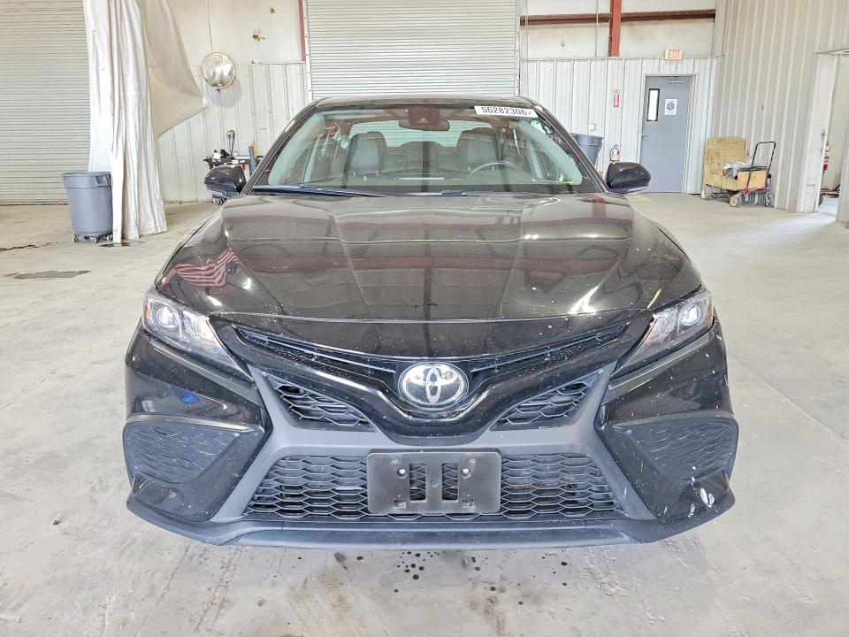 56282306 :رقم المزاد ، 4T1G11BK7PU086292 vin ، 2023 Toyota Camry مزاد بيع