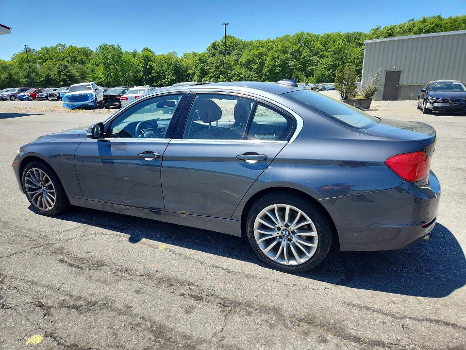 2015 Bmw 328 მანქანა იყიდება აუქციონზე, vin: WBA3B5G55FNS19356, აუქციონის ნომერი: 55594706
