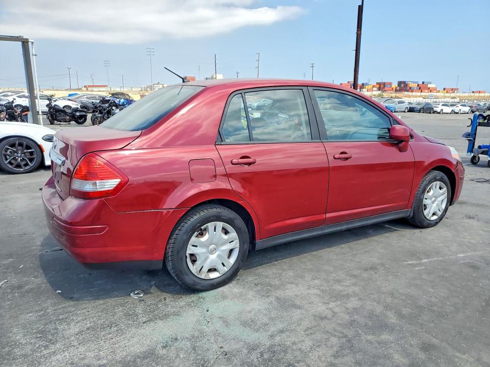 59660126 :رقم المزاد ، 3N1BC1AP2AL465971 vin ، 2010 Nissan Versa Manual مزاد بيع