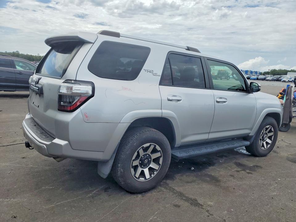 Продаж на аукціоні авто 2018 Toyota 4runner, vin: JTEBU5JR0J5566215, номер лоту: 57673616