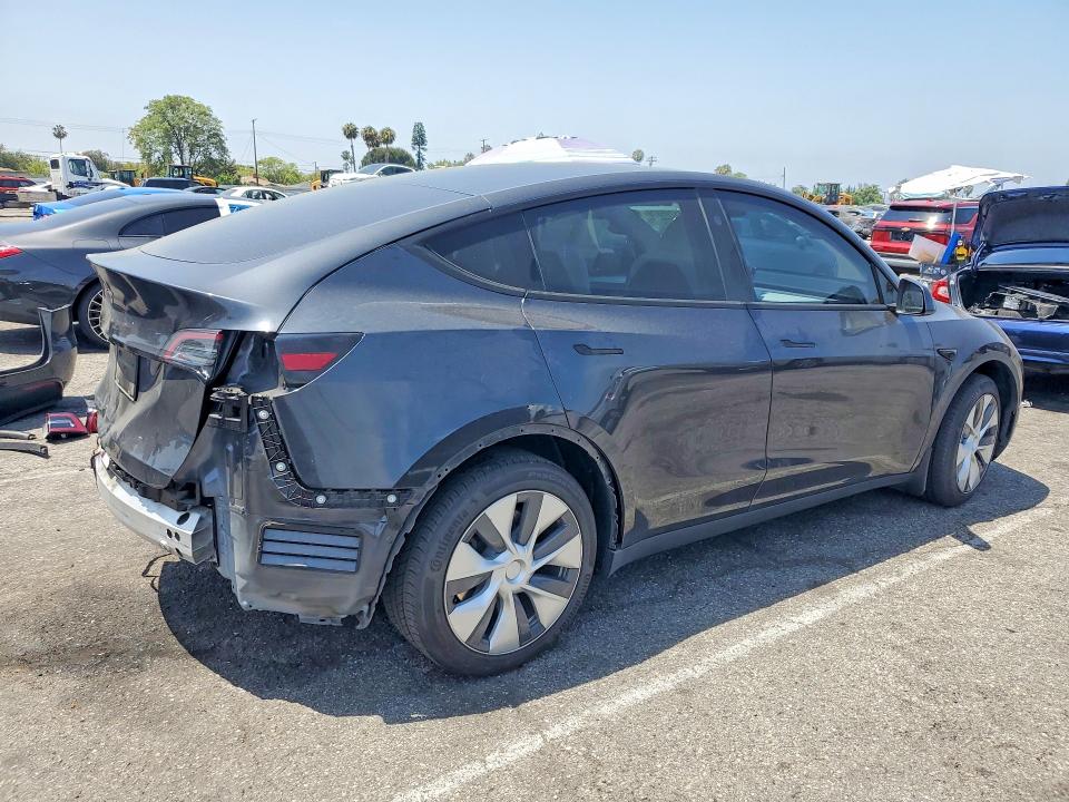 55795076 :رقم المزاد ، 7SAYGDED3RF093504 vin ، 2024 Tesla Model Y مزاد بيع