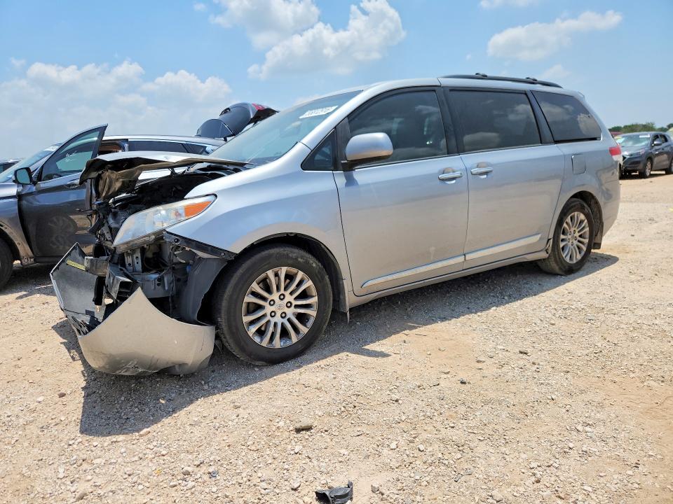 Auction sale of the 2014 Toyota Sienna, vin: 5TDYK3DC2ES422522, lot number: 55812916