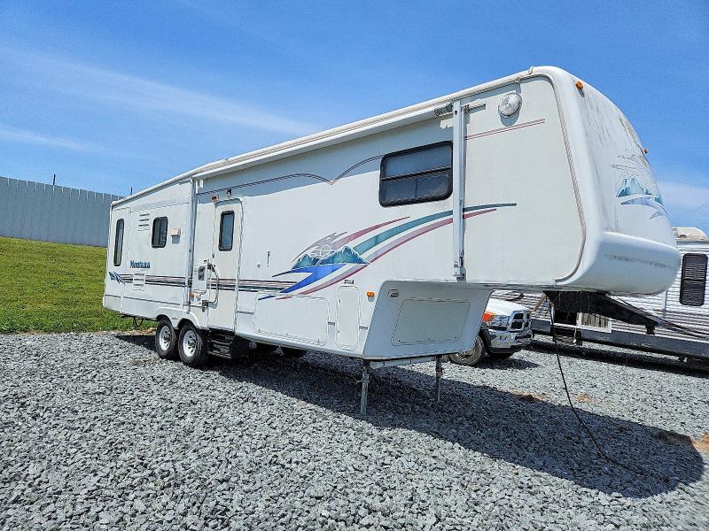 56580946 :رقم المزاد ، 4YDF3282314053706 vin ، 2001 Montana Trailer مزاد بيع