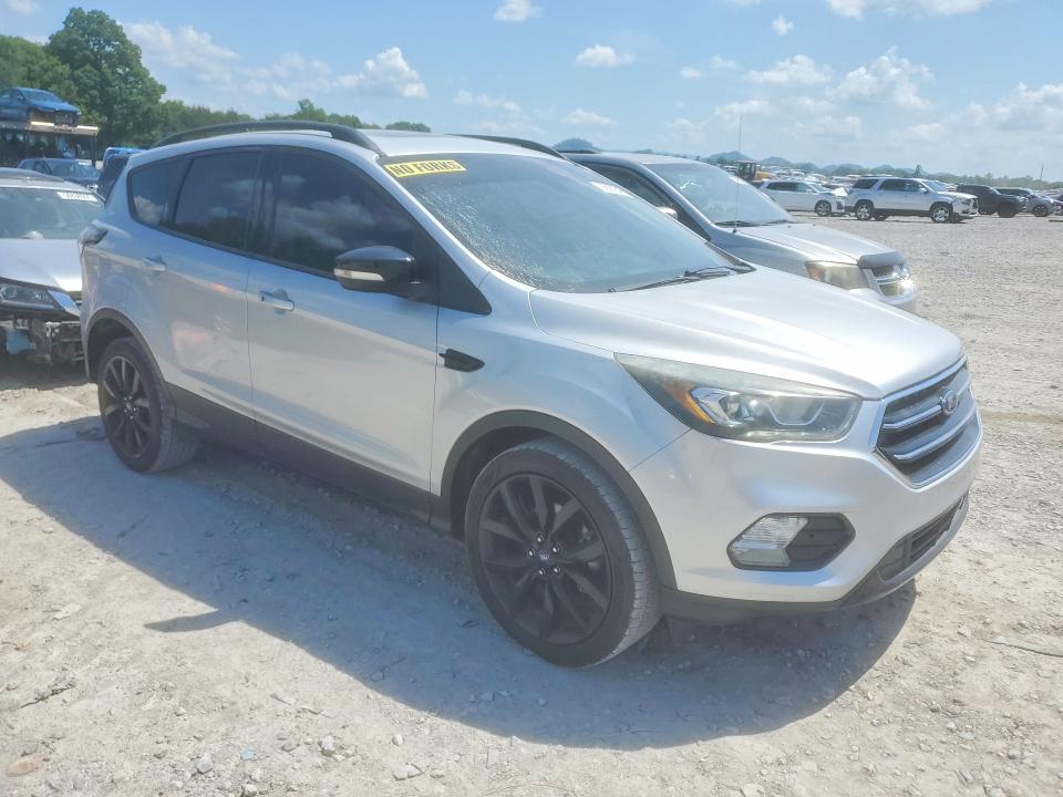 2017 Ford Escape მანქანა იყიდება აუქციონზე, vin: 1FMCU0JD0HUD72389, აუქციონის ნომერი: 56892346